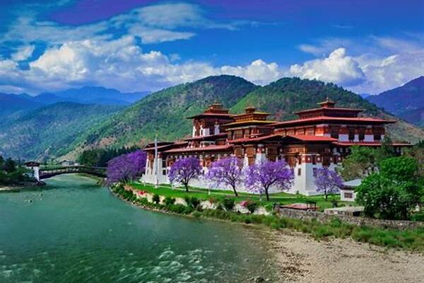 Best Seasons To Visit Natural Attractions Globally