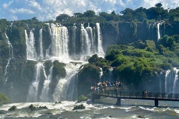 Tour Of Iguazu Falls In Brazil-argentina