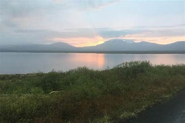 Watch The Midnight Sun At The Golden Circle Arctic