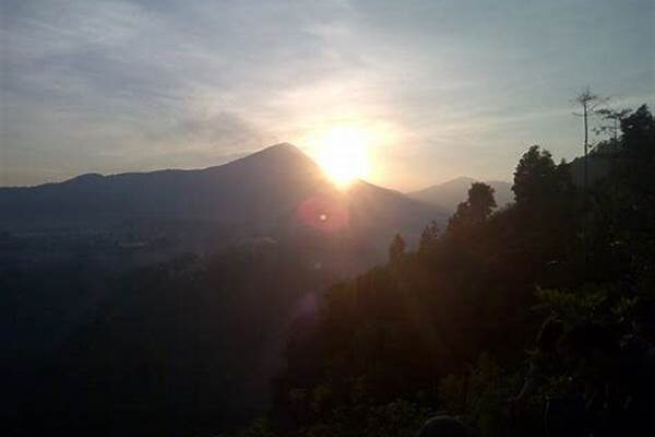 Scenic Sunrise Points At Natural Tourism Bandung Mountains This Year